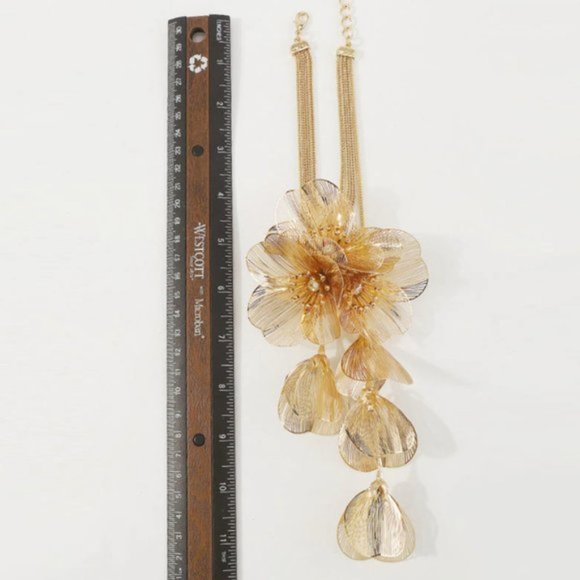 Golden Flowers Necklace - Picture 2 of 10